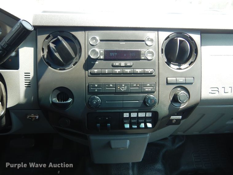 image for item DO3081 2016 Ford F350 Super Duty XL  Crew Cab flatbed pickup truck