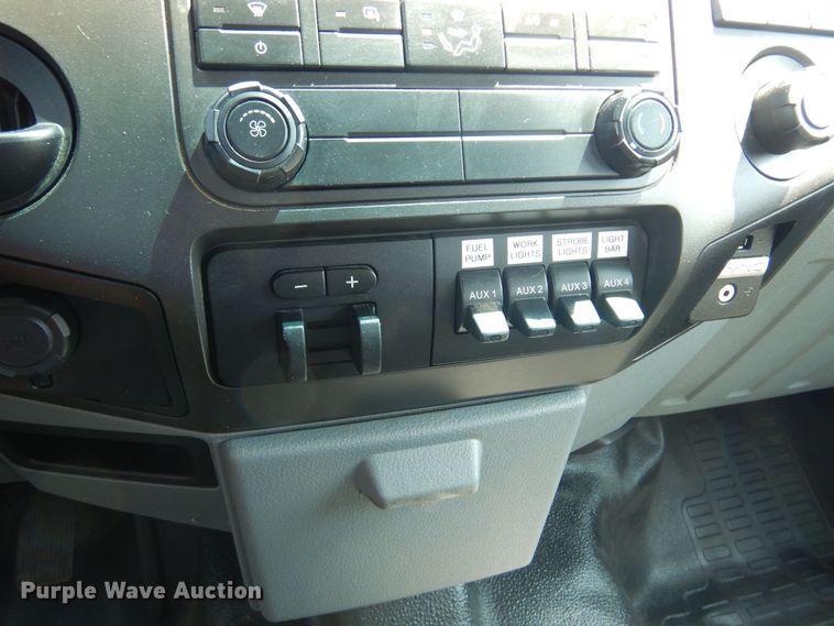 image for item DO3081 2016 Ford F350 Super Duty XL  Crew Cab flatbed pickup truck