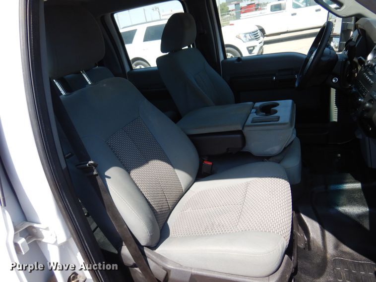 image for item DO3081 2016 Ford F350 Super Duty XL  Crew Cab flatbed pickup truck