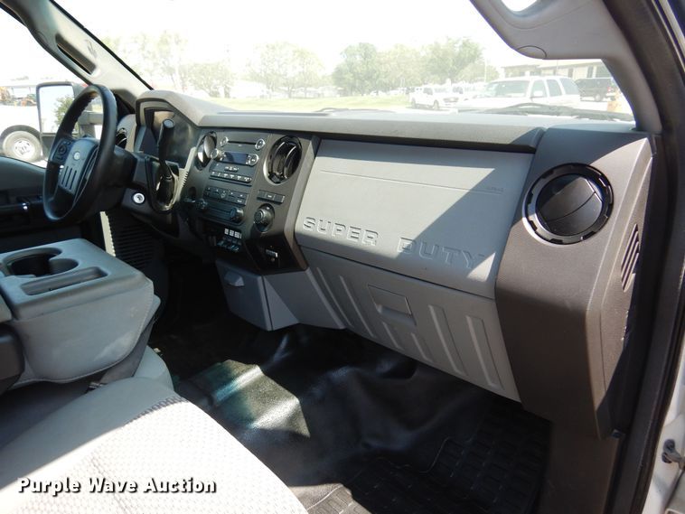 image for item DO3081 2016 Ford F350 Super Duty XL  Crew Cab flatbed pickup truck