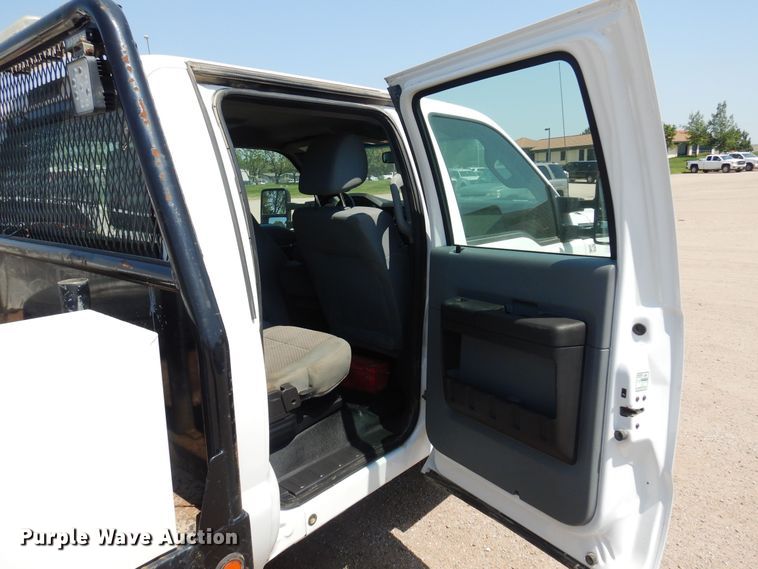 image for item DO3081 2016 Ford F350 Super Duty XL  Crew Cab flatbed pickup truck