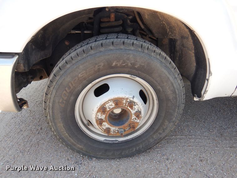 image for item DO3081 2016 Ford F350 Super Duty XL  Crew Cab flatbed pickup truck