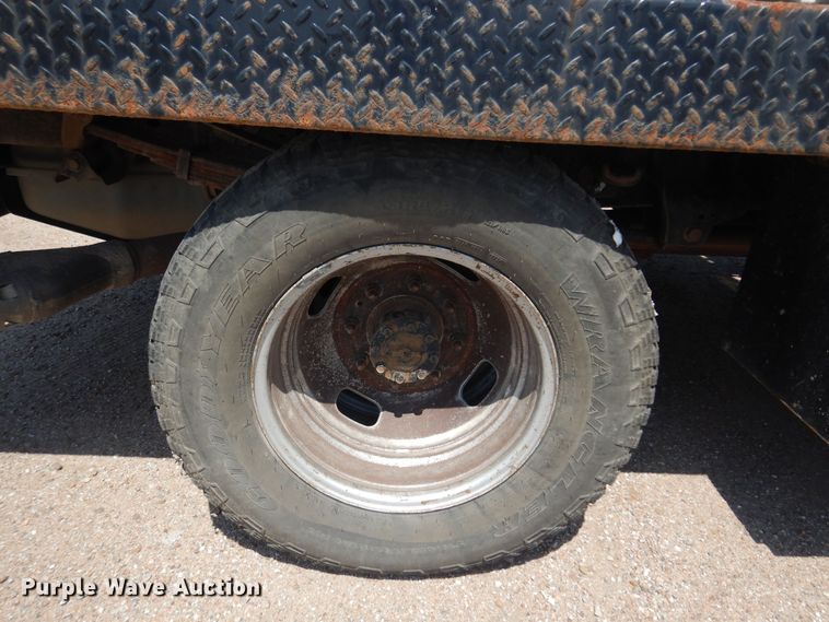 image for item DO3081 2016 Ford F350 Super Duty XL  Crew Cab flatbed pickup truck