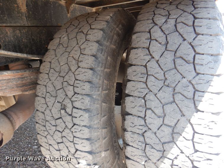 image for item DO3081 2016 Ford F350 Super Duty XL  Crew Cab flatbed pickup truck