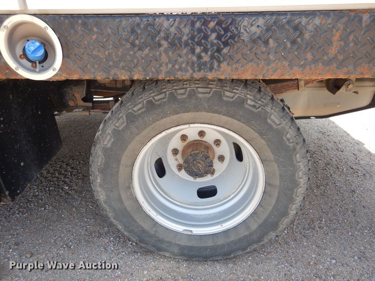 image for item DO3081 2016 Ford F350 Super Duty XL  Crew Cab flatbed pickup truck