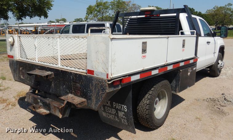 image for item DO3082 2015 GMC Sierra 3500HD  Crew Cab flatbed pickup truck