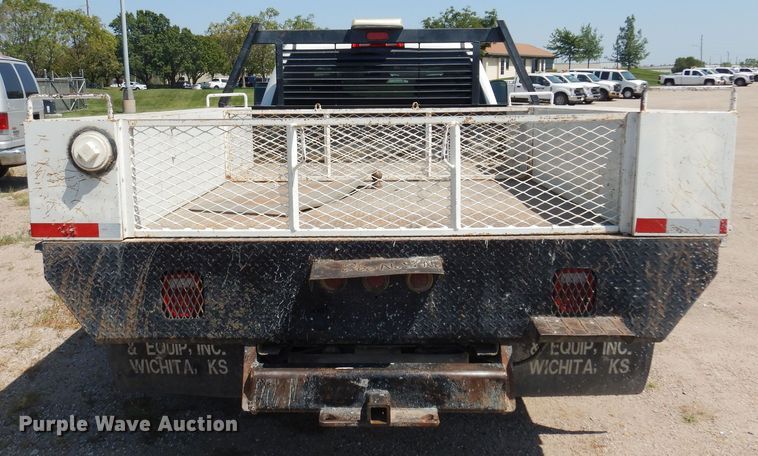 image for item DO3082 2015 GMC Sierra 3500HD  Crew Cab flatbed pickup truck