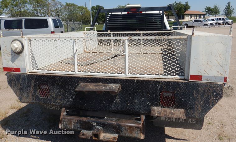 image for item DO3082 2015 GMC Sierra 3500HD  Crew Cab flatbed pickup truck