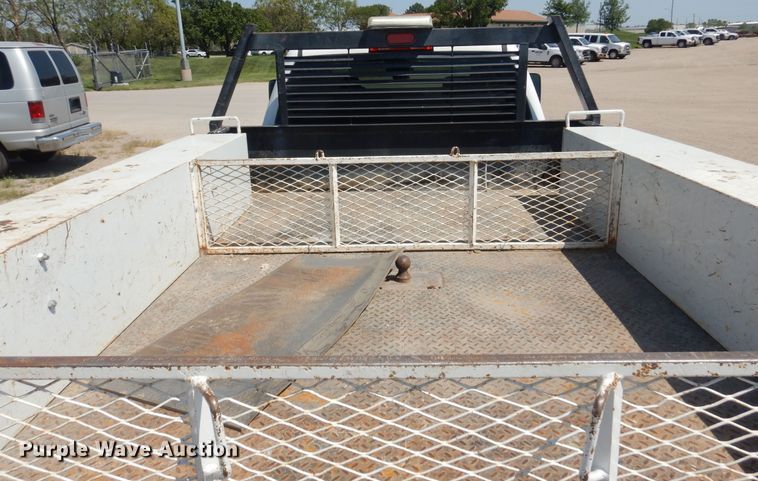 image for item DO3082 2015 GMC Sierra 3500HD  Crew Cab flatbed pickup truck