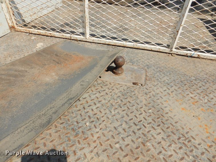 image for item DO3082 2015 GMC Sierra 3500HD  Crew Cab flatbed pickup truck