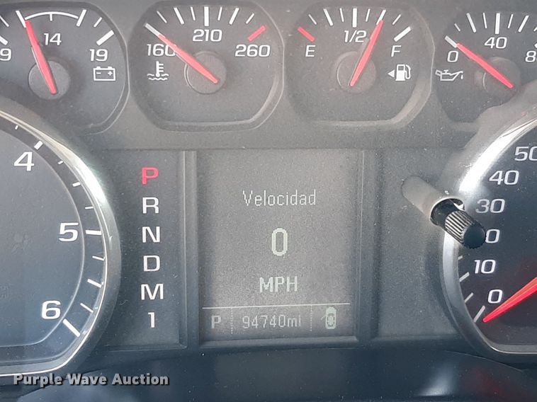 image for item DO3082 2015 GMC Sierra 3500HD  Crew Cab flatbed pickup truck