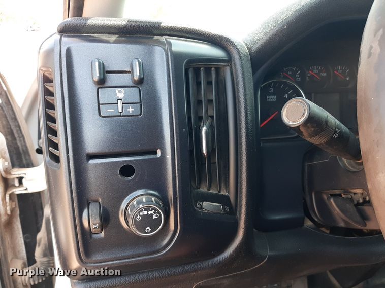 image for item DO3082 2015 GMC Sierra 3500HD  Crew Cab flatbed pickup truck