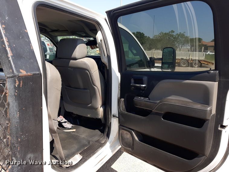 image for item DO3082 2015 GMC Sierra 3500HD  Crew Cab flatbed pickup truck