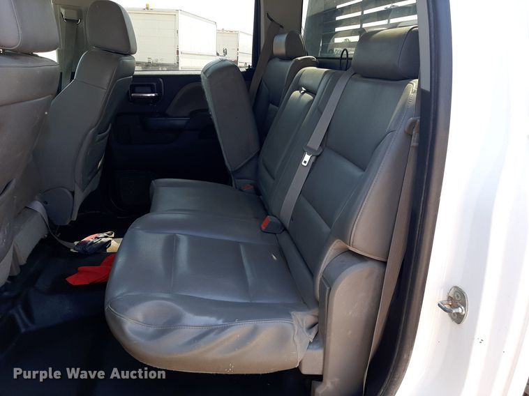 image for item DO3082 2015 GMC Sierra 3500HD  Crew Cab flatbed pickup truck