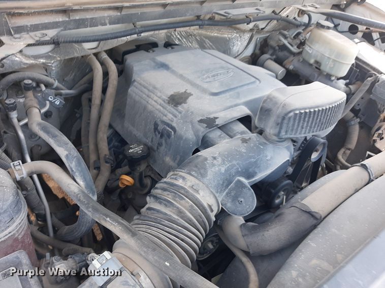 image for item DO3082 2015 GMC Sierra 3500HD  Crew Cab flatbed pickup truck