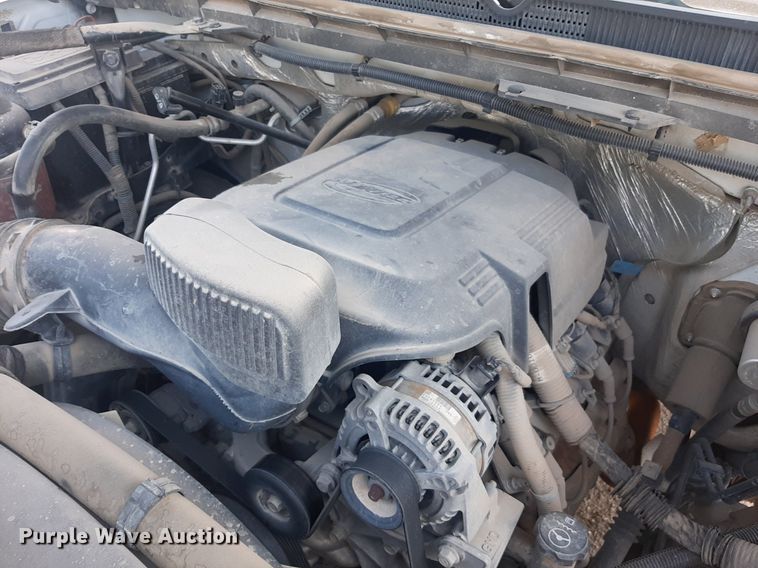 image for item DO3082 2015 GMC Sierra 3500HD  Crew Cab flatbed pickup truck