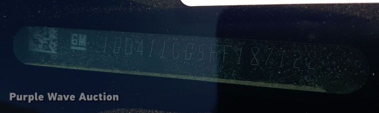 image for item DO3082 2015 GMC Sierra 3500HD  Crew Cab flatbed pickup truck