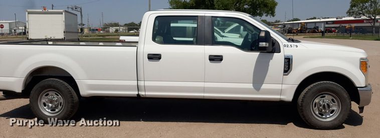 image for item DO3083 2017 Ford F250 Super Duty XL Crew Cab pickup truck