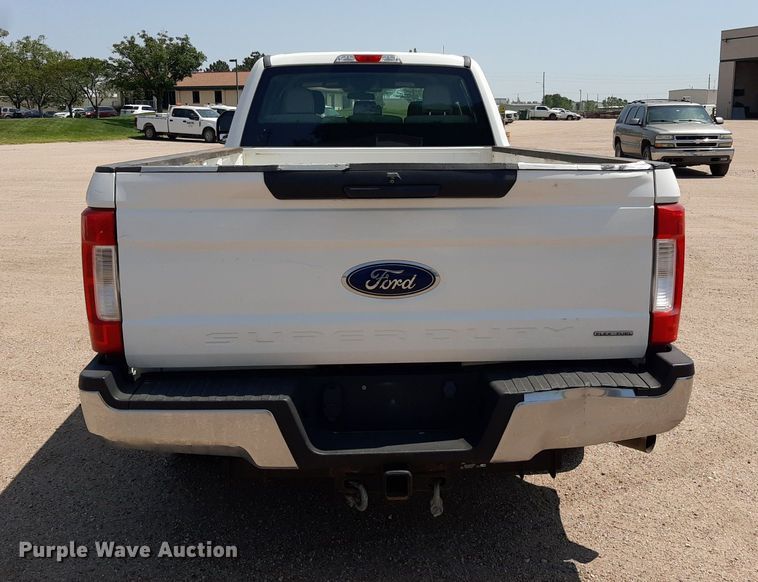 image for item DO3083 2017 Ford F250 Super Duty XL Crew Cab pickup truck