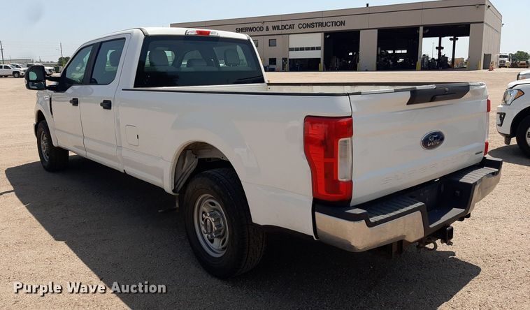 image for item DO3083 2017 Ford F250 Super Duty XL Crew Cab pickup truck