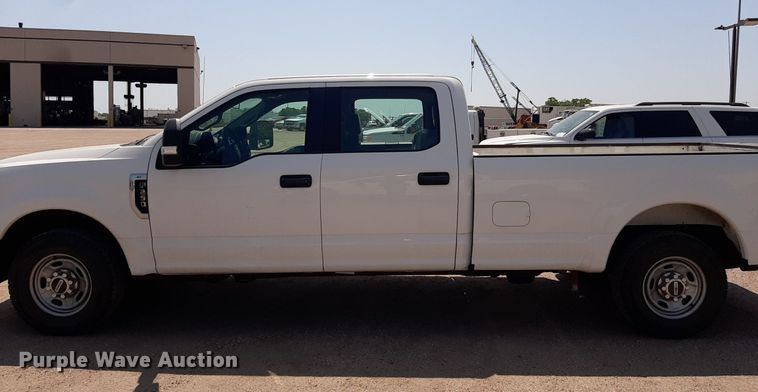 image for item DO3083 2017 Ford F250 Super Duty XL Crew Cab pickup truck