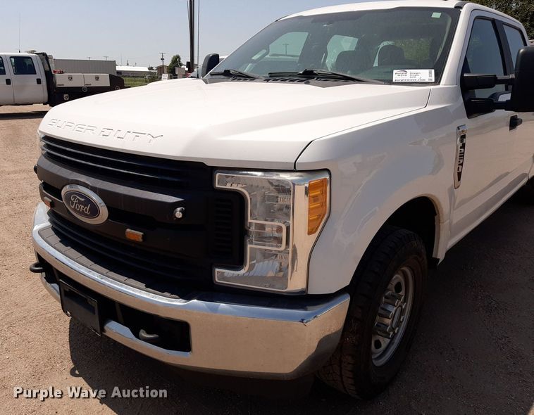 image for item DO3083 2017 Ford F250 Super Duty XL Crew Cab pickup truck