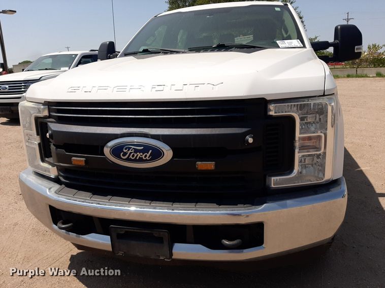image for item DO3083 2017 Ford F250 Super Duty XL Crew Cab pickup truck