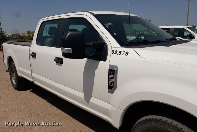 image for item DO3083 2017 Ford F250 Super Duty XL Crew Cab pickup truck