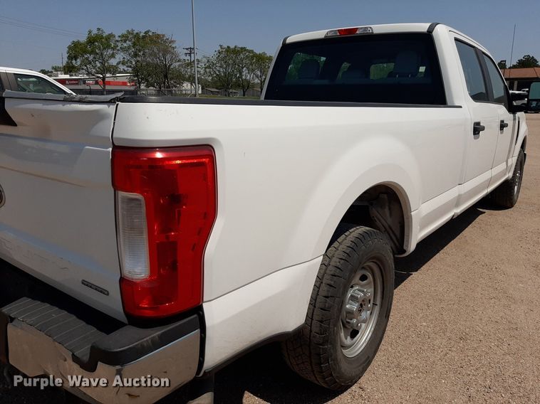 image for item DO3083 2017 Ford F250 Super Duty XL Crew Cab pickup truck