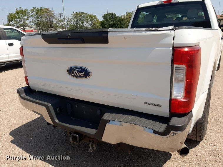 image for item DO3083 2017 Ford F250 Super Duty XL Crew Cab pickup truck