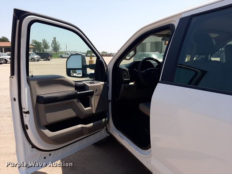 image for item DO3083 2017 Ford F250 Super Duty XL Crew Cab pickup truck