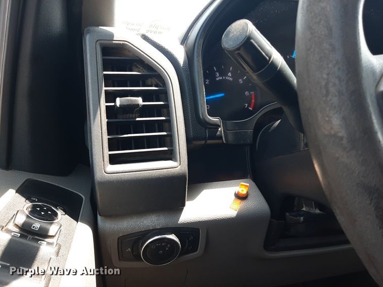 image for item DO3083 2017 Ford F250 Super Duty XL Crew Cab pickup truck