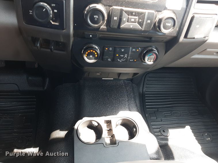 image for item DO3083 2017 Ford F250 Super Duty XL Crew Cab pickup truck