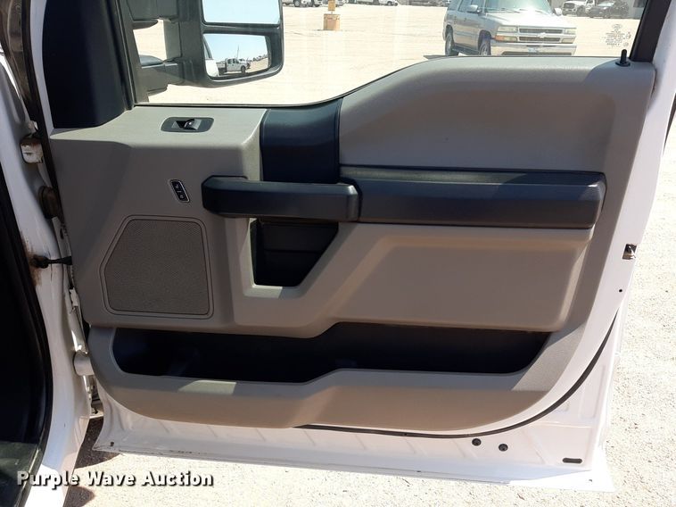 image for item DO3083 2017 Ford F250 Super Duty XL Crew Cab pickup truck