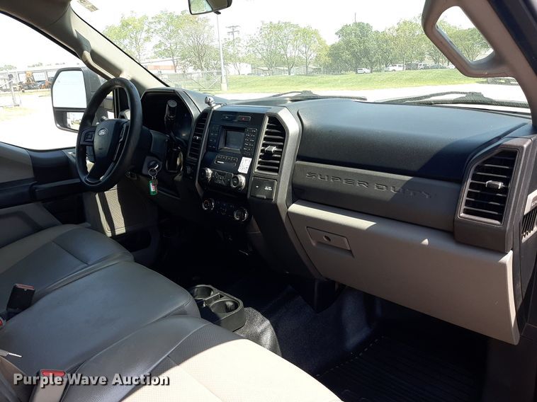 image for item DO3083 2017 Ford F250 Super Duty XL Crew Cab pickup truck