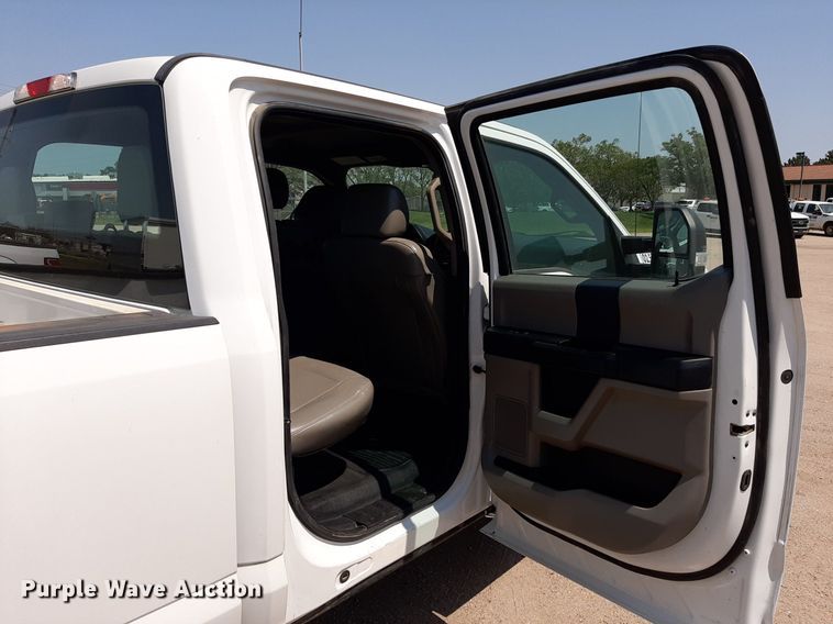 image for item DO3083 2017 Ford F250 Super Duty XL Crew Cab pickup truck