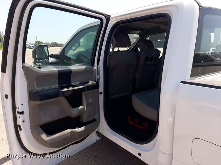 image for item DO3083 2017 Ford F250 Super Duty XL Crew Cab pickup truck