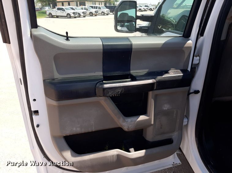 image for item DO3083 2017 Ford F250 Super Duty XL Crew Cab pickup truck