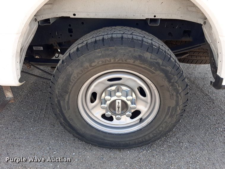 image for item DO3083 2017 Ford F250 Super Duty XL Crew Cab pickup truck