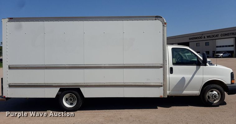 image for item DO3084 2012 GMC G3500  box truck
