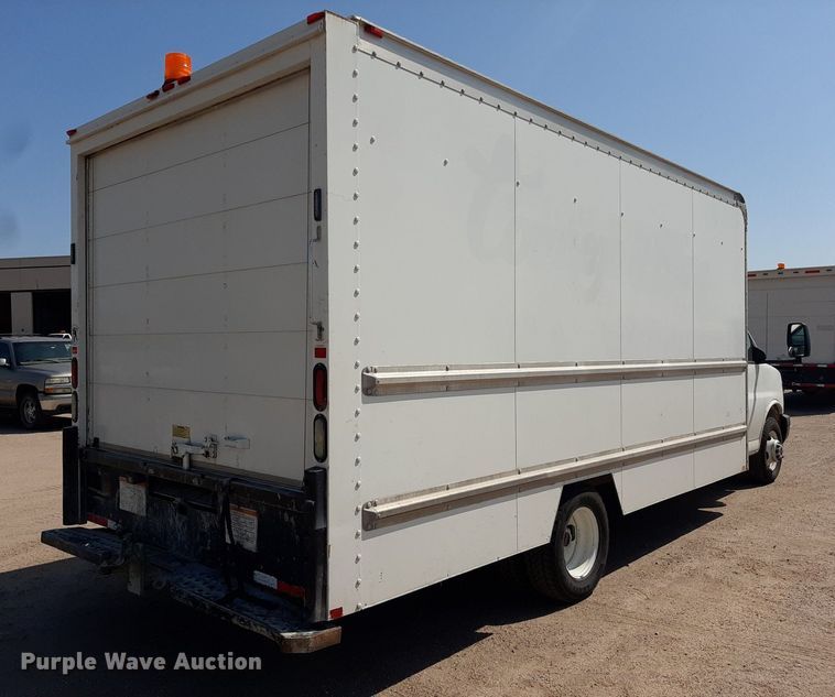 image for item DO3084 2012 GMC G3500  box truck