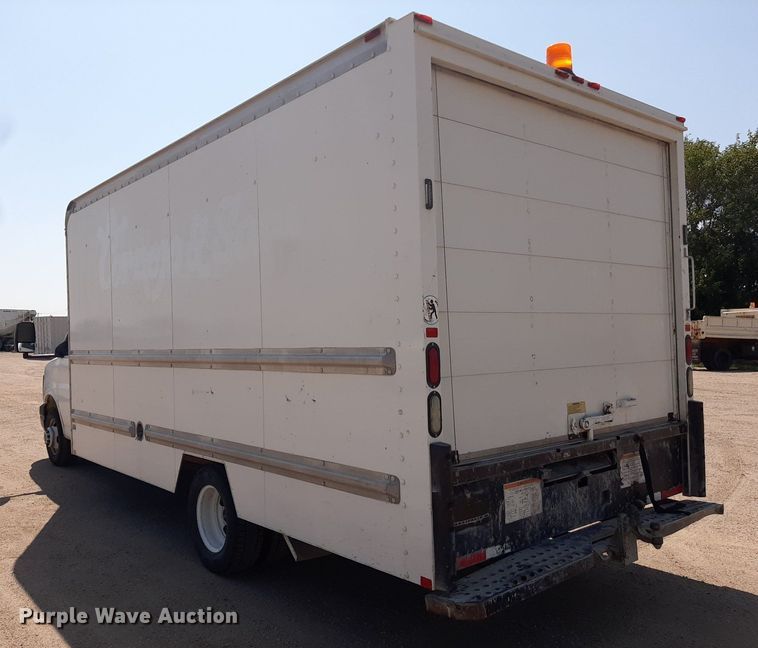 image for item DO3084 2012 GMC G3500  box truck