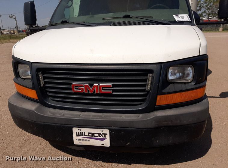 image for item DO3084 2012 GMC G3500  box truck