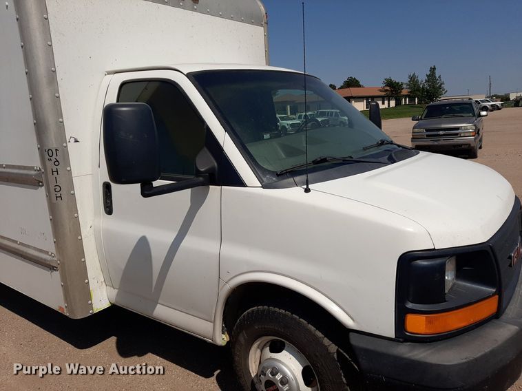 image for item DO3084 2012 GMC G3500  box truck