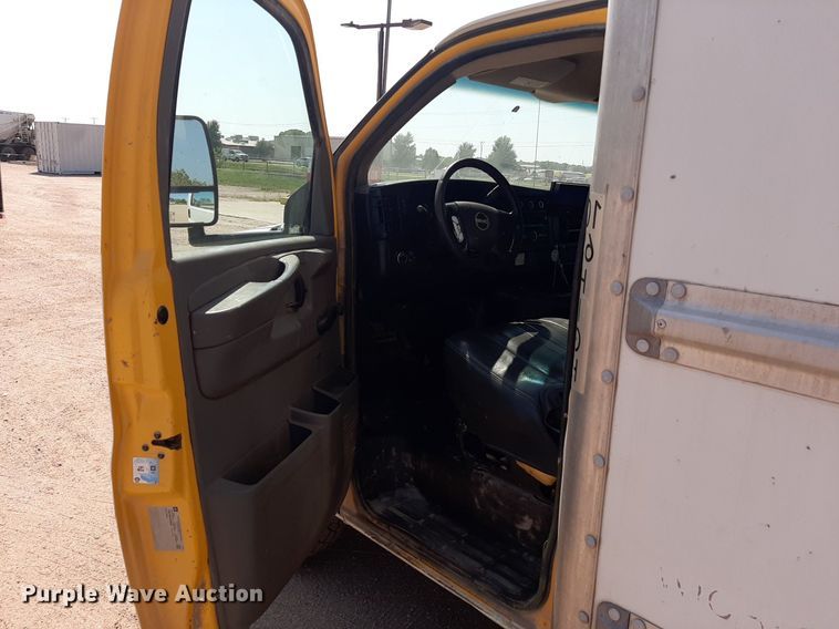 image for item DO3084 2012 GMC G3500  box truck