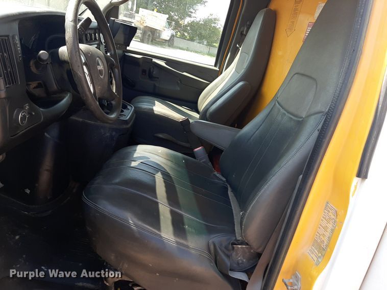 image for item DO3084 2012 GMC G3500  box truck