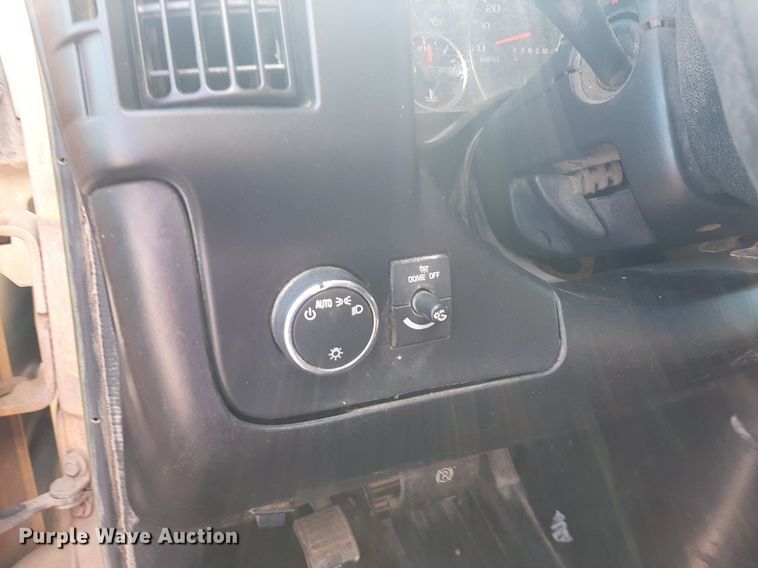 image for item DO3084 2012 GMC G3500  box truck