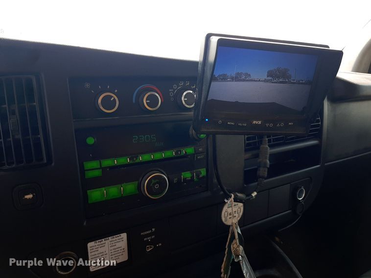 image for item DO3084 2012 GMC G3500  box truck