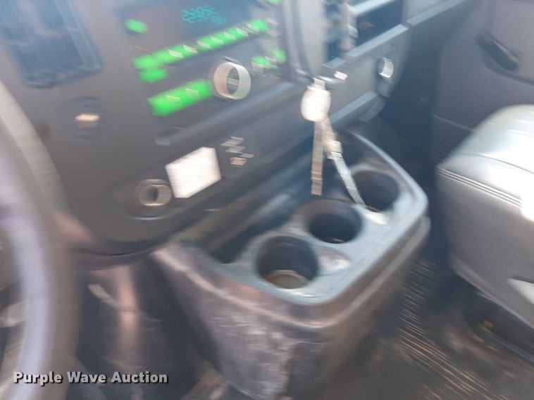 image for item DO3084 2012 GMC G3500  box truck