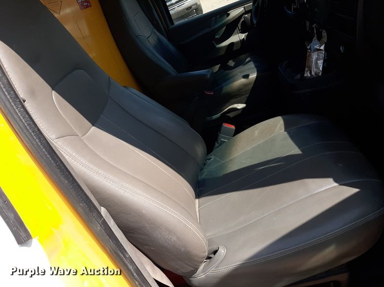 image for item DO3084 2012 GMC G3500  box truck